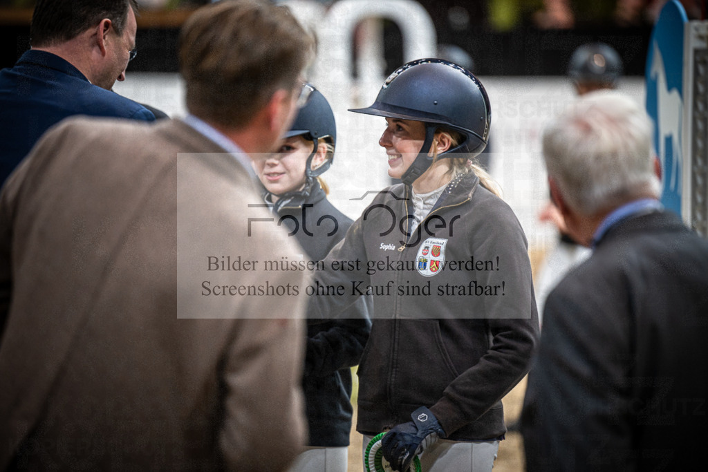 DOS_0109 | Entdecke hochwertige Reitturnierfotos von Foto Oger. Professionell, emotional und authentisch – jetzt Lieblingsmomente im Shop bestellen.Deutschlandweite Turnierfotografie. - Realisiert mit Pictrs.com