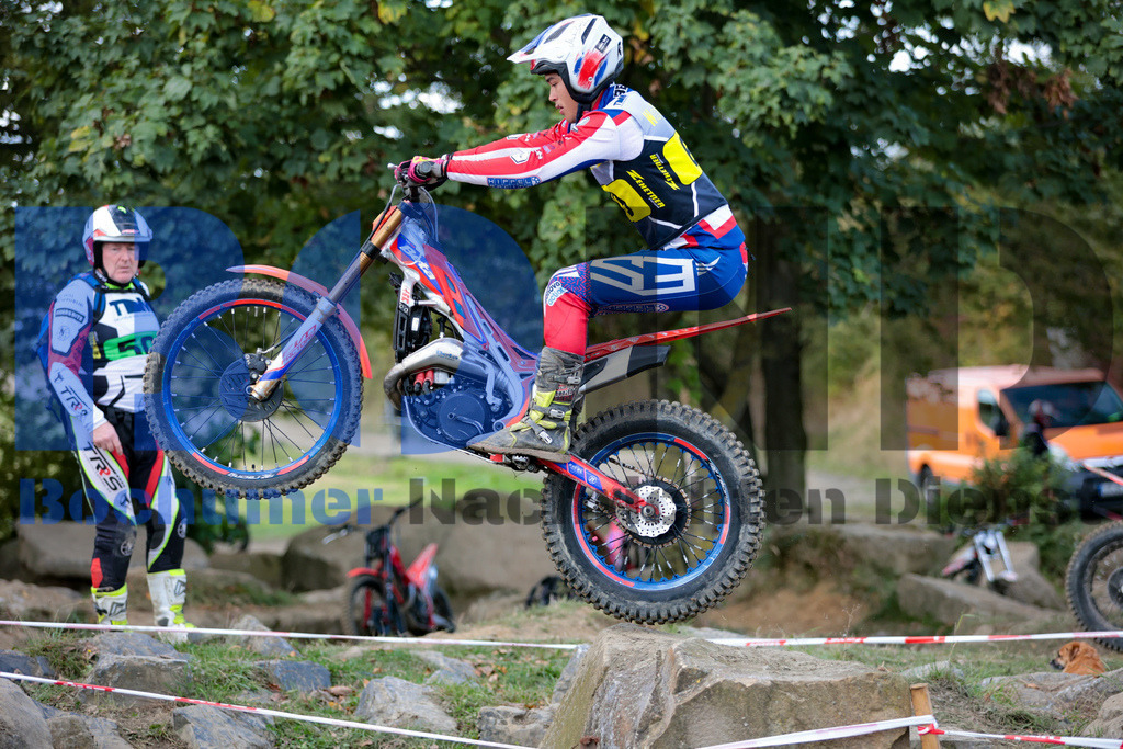 SES_DMTRIA20240929-46 | bond - Realisiert mit Pictrs.com