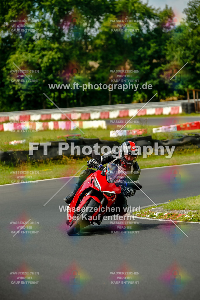 VBK-4692 | Hier findet Ihr Bilder von Touristenfahrten auf der Nürburgring Nordschleife oder von anderen Veranstaltungen die ich besucht habe. Viel Spass beim Durch Schauen 