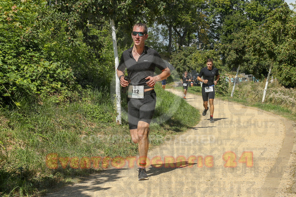 250824_1234_EX1_9780 | Sportfotografie im Rhein-Sieg Kreis, Köln, Bonn, NRW, Rheinland Pfalz, Hessen, etc. Unser Tätigkeitsfeld umfasst den Laufsport vom Volkslauf über den Marathon, Duathlon, Triathon bis zum Ultralauf wie Kölnpfad Ultra oder Schindertrail.