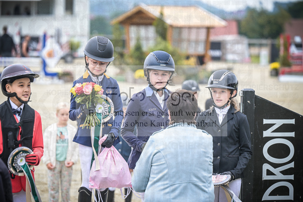 DOS_0099 | Entdecke hochwertige Reitturnierfotos von Foto Oger. Professionell, emotional und authentisch – jetzt Lieblingsmomente im Shop bestellen.Deutschlandweite Turnierfotografie. - Realisiert mit Pictrs.com