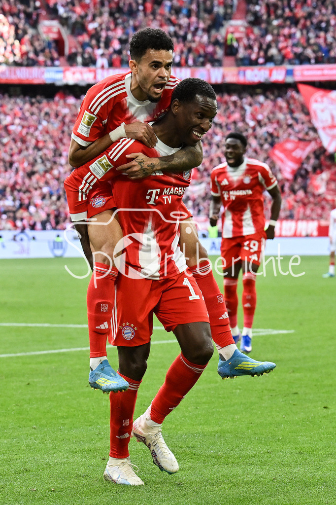 FC Bayern München - VfB Stuttgart | MUNICH, GERMANY - 19. APRIL: Bayern celebrating the goal to makes 2-1 / Tor / Torschuetze / Freude / Happy - Nicolas JACKSON (FC Bayern Munich 11) during the Bundesliga Match between FC Bayern Munich vs. VfB Stuttgart at Matchday 30 at Allianz Arena / DFL REGULATIONS PROHIBIT ANY USE OF PHOTOGRAPHS AS IMAGE SEQUENCES AND/OR QUASI-VIDEO / Luis DIAZ (FC Bayern Munich 14)