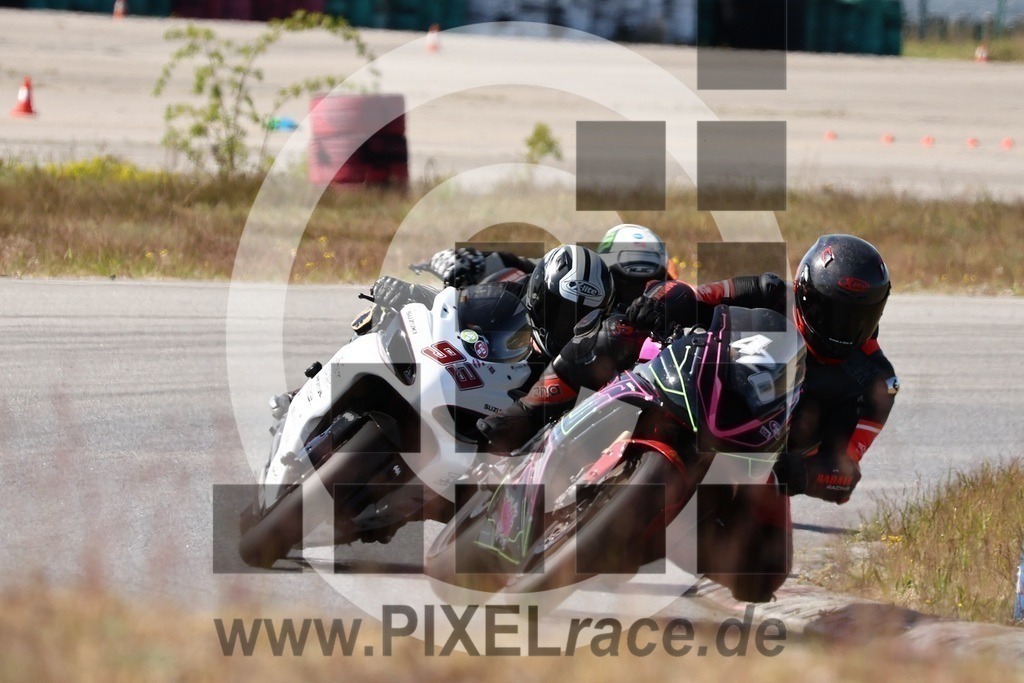 0420-20240509_03702 | Schöne Erinnerungen an spannende Momente - das festzuhalten ist unser Job. PIXELrace.de ist seit 2003 auf den Rennstrecken Europas unterwegs um die Action draußen beim Fahren und die wunderbare Stimmung imm Fahrerlager für euch einzufangen.