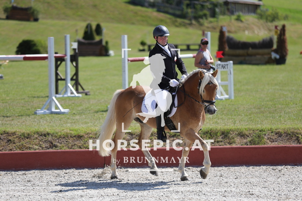 0P6A9971 | Willkommen bei Brunnmayr - Design & Fotografie – Ihrem Spezialisten für Reitturniere und Pferdeveranstaltungen in Oberösterreich, Salzburg und Bayern! Seit über 17 Jahren sind wir leidenschaftlich dabei.