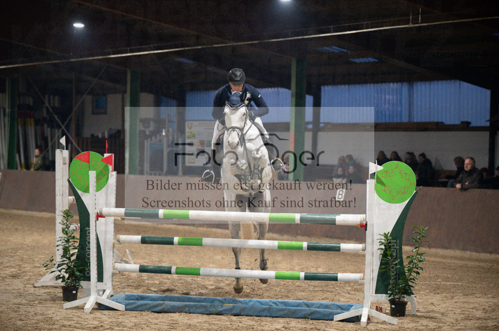 Hallenreittunier Voxtrup 2023 | Entdecke hochwertige Reitturnierfotos von Foto Oger. Professionell, emotional und authentisch – jetzt Lieblingsmomente im Shop bestellen.Deutschlandweite Turnierfotografie. - Realisiert mit Pictrs.com