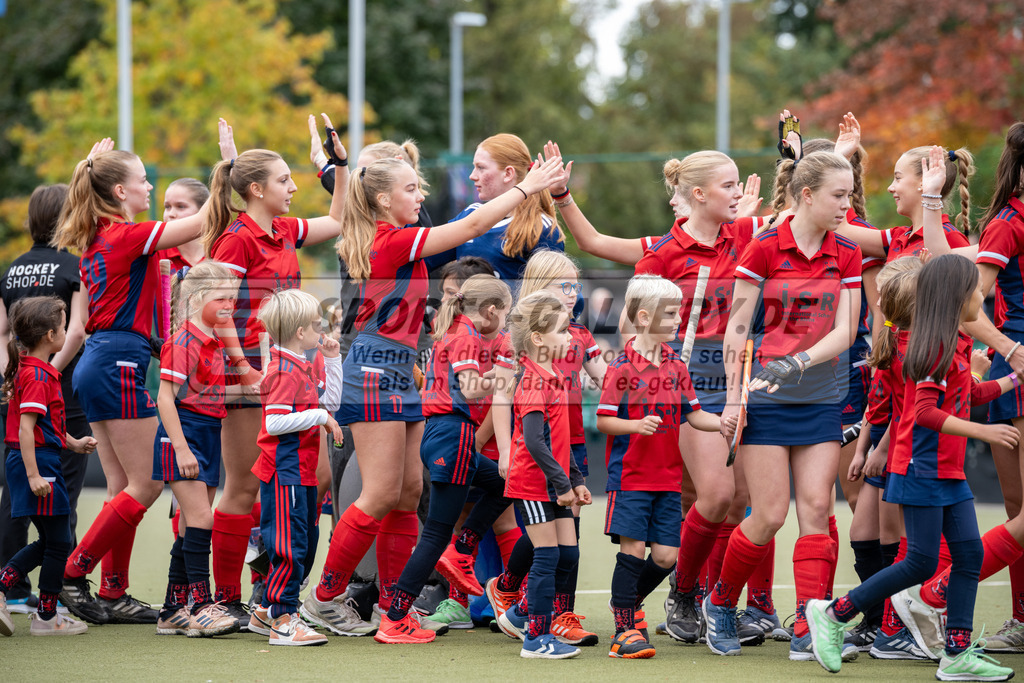 SFE_20231022_0025 | Deutsche Meisterschaft Weibliche U16 Finale Uhlenhorst Mülheim - Düsseldorfer HC am 22.10.2023 in Köln (Düsseldorfer Hockeyclub 1905 e.V.), Photo: Stephan Fehrmann 2023 (Sports-Gallery)