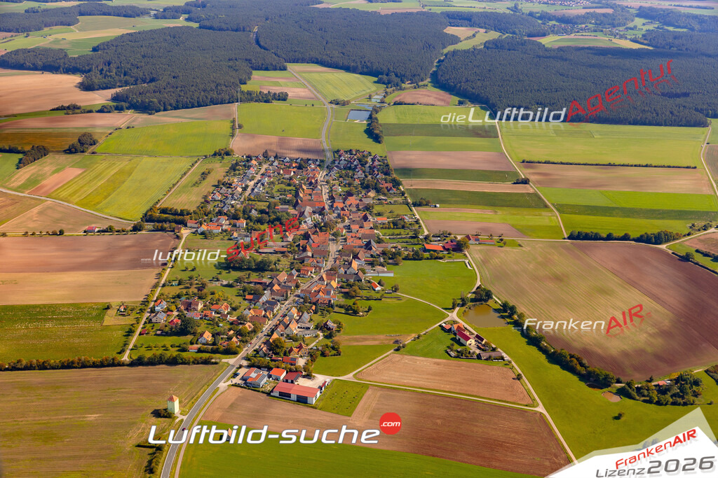 Geschenkidee Linden bei Markt Erlbach -Die Luftbildaufnahme wurde 2025 vom UL-Flugzeug heraus erstellt ( keine Drohne ) - Hochauflösende Luftaufnahme -Nicht vergleichbar mit Google Maps oder Satelittenbilder- Die Geschenkidee !Mit Lizenz und Bildrechte bestellbar