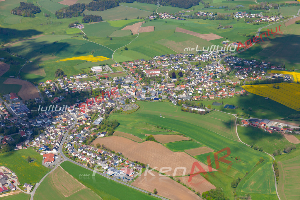 aktuelles Luftbild von  Marktleugast  - Luftaufnahme wurde 2019 von https://frankenair.de mittels Flugzeug (keine Drohne) erstellt.