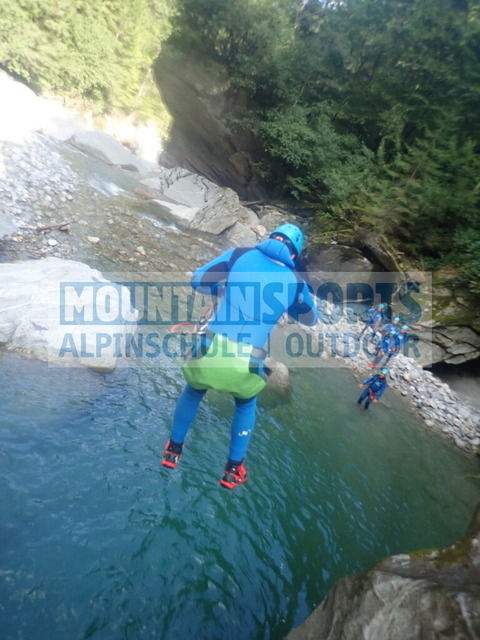 P1030084 | Bestelle die Bilder deines Berg- oder Wasser-Abenteuers mit Mountain Sports bequem von zu Hause aus direkt über unseren Online Fotoshop von pictrs.com. - Realisiert mit Pictrs.com