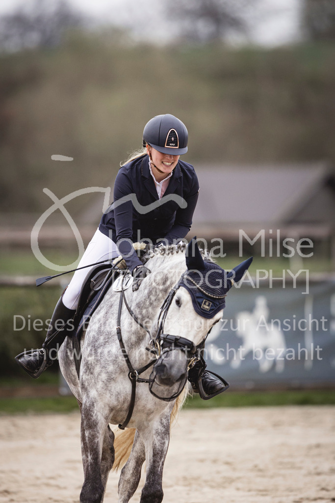 240327_Fruehlingsfest_Stil-L-2-432 | Deine schönsten Turniermomente als professionelle Fotos! Entdecke hochwertige Pferdesport-Fotografie im Online-Shop. Jetzt Fotos finden & bestellen!