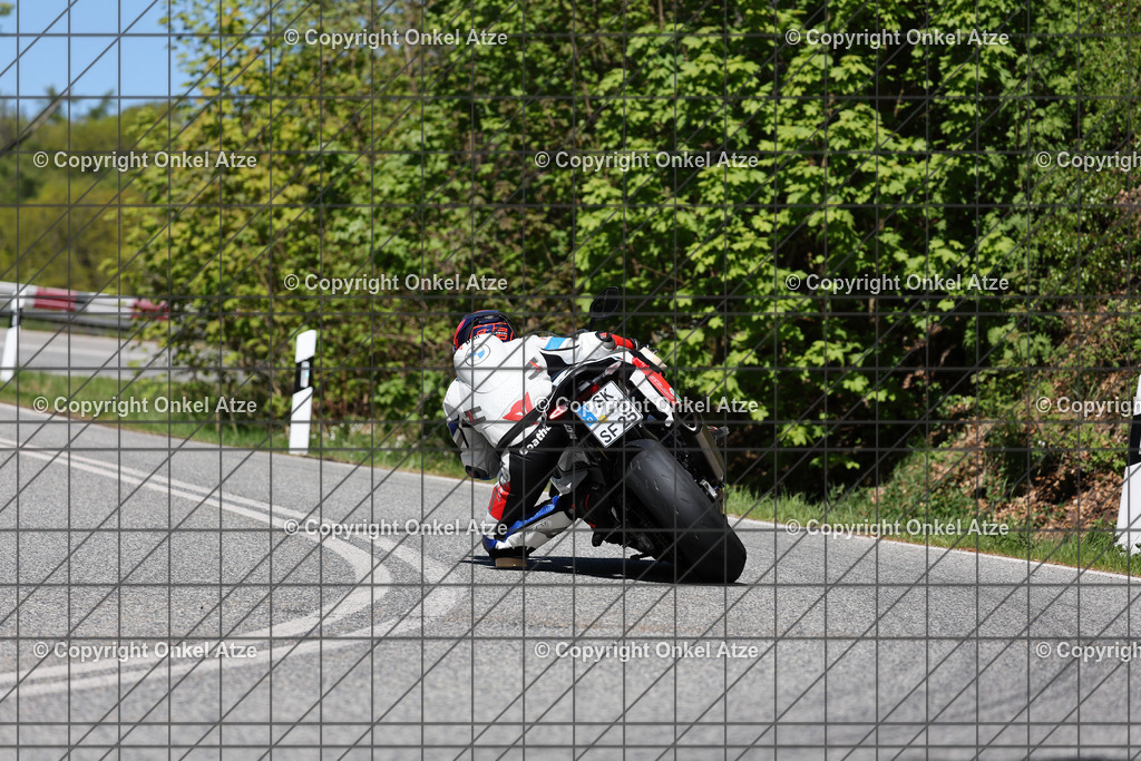 IMG_9496 | Fotograf am Kyffhäuser. Onkel Atze. Kyffhäuser Rennstrecke. Café36. Motorsportfotografie. - Realisiert mit Pictrs.com
