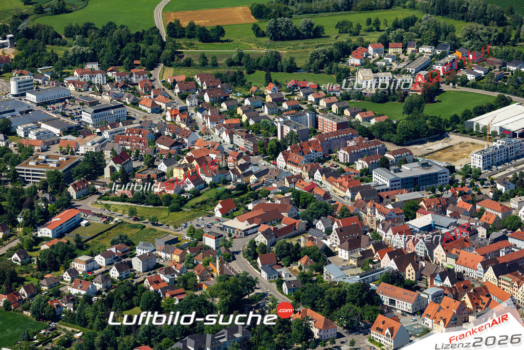 Das Luftbild der Stadt Aichach wurde 2022 vom Flugzeug heraus erstellt (keine Drohnen-Aufnahmen) Aufnahmehöhe ca.450 Meter- hohe Bildauflösung und Druck-Qualität. Garantiert!