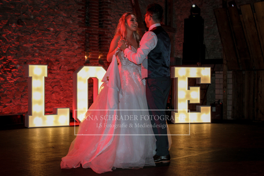 Hochzeit Sven _ Evi 08.07.22 Freie Trauung-04 | lanaschraderfotografie - Realisiert mit Pictrs.com