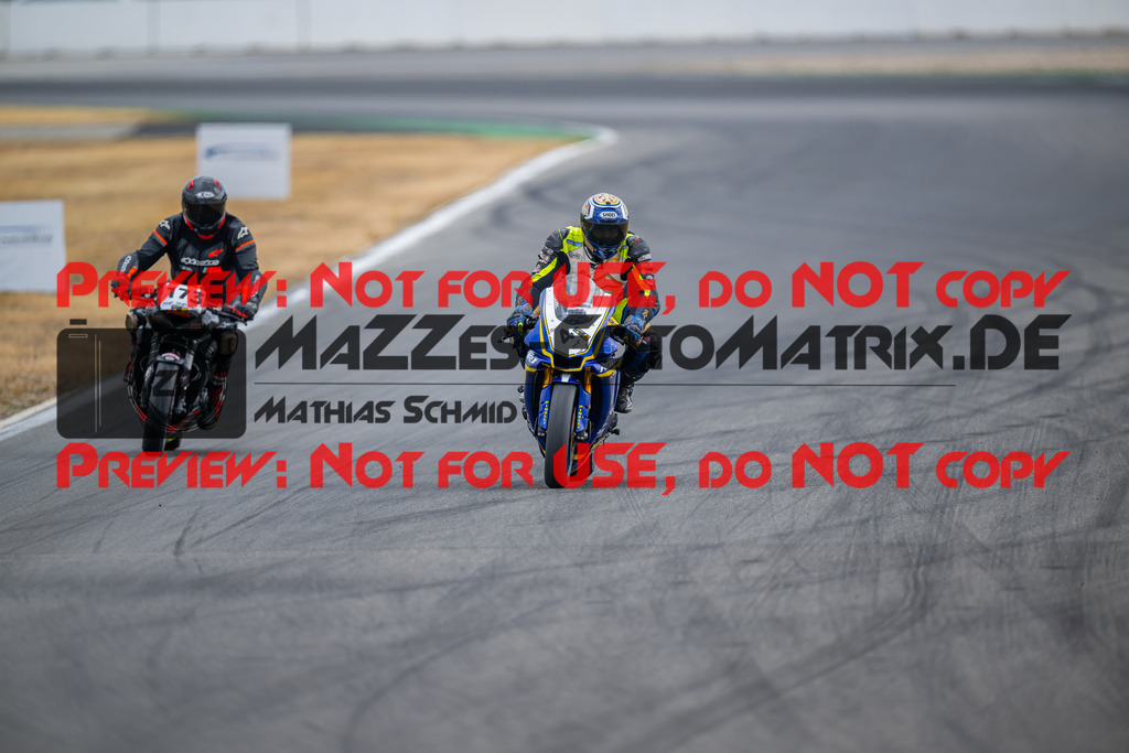 MaZZes-Fotomatrix-20260809-585959 | R1