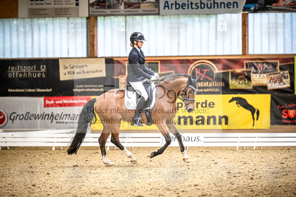 DOS_3293 | Entdecke hochwertige Reitturnierfotos von Foto Oger. Professionell, emotional und authentisch – jetzt Lieblingsmomente im Shop bestellen. - Realisiert mit Pictrs.com