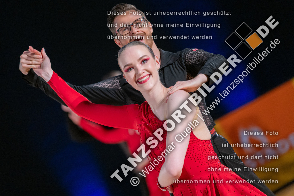 20250503-01000 | Hier finden Sie Tanz Bilder vom Latein und Standard Formationen tanzen. Sportbilder vom Tanzsport. Schöne Fotos und von Weltmeisterschaft, Europameisterschaft, Bundesliga, Regionalliga, Oberliga und Landesliga sowie von GOC Stuttgart, DanceComp, WM Bremen