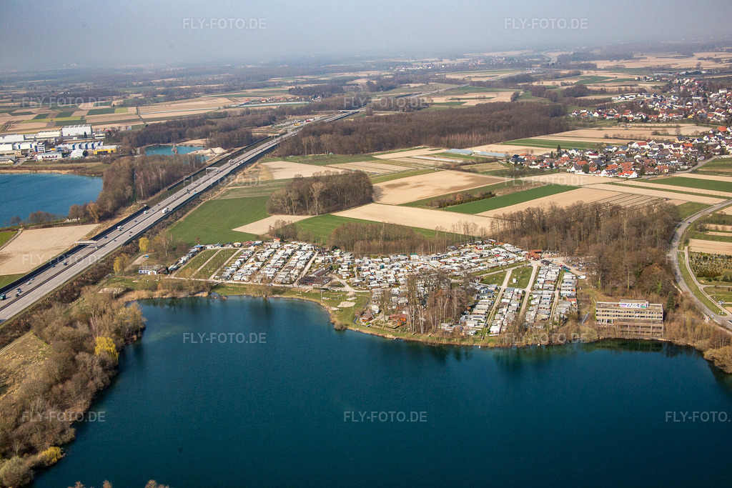 Luftbild: Camping am Achernsee im Ortsteil Großweier in Achern im Bundesland Baden-Württemberg in Deutschland. – Foto: IMG_086592.jpg vom 19.03.2016 durch Werner Riehm/FLY-FOTO.de – Auflösung des Originals: 5472 x 3648 px