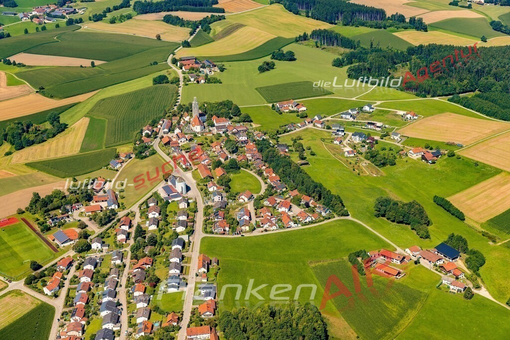 niederbergkirchen-immobilien-fotos-2078-jahr-2025 | Luftaufnahme von Niederbergkirchen - Die Luftaufnahme wurde 2025 vom UL-Flugzeug heraus erstellt ( keine Drohne ) - Hochauflösende Luftaufnahme - für professionelle Ausdrucke geeignet. Die Geschenkidee !Mit Lizenz und Bildrechte bestellbar