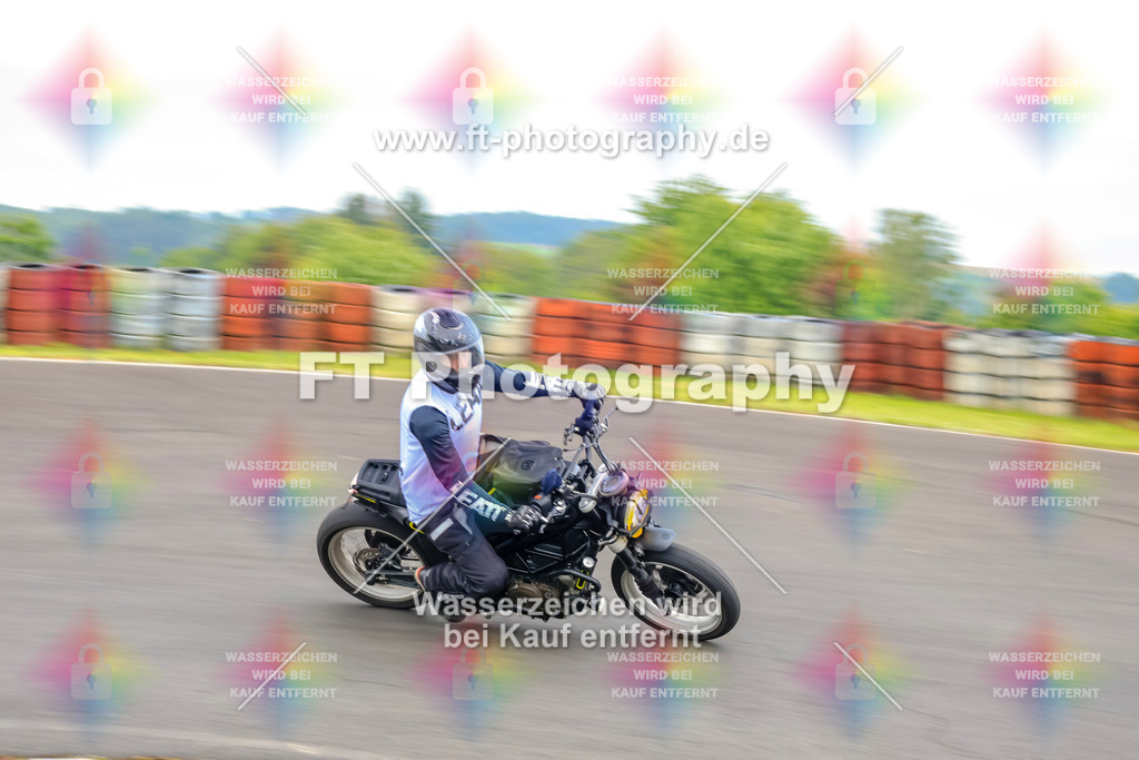 OBK-5754 | Hier findet Ihr Bilder von Touristenfahrten auf der Nürburgring Nordschleife oder von anderen Veranstaltungen die ich besucht habe. Viel Spass beim Durch Schauen 