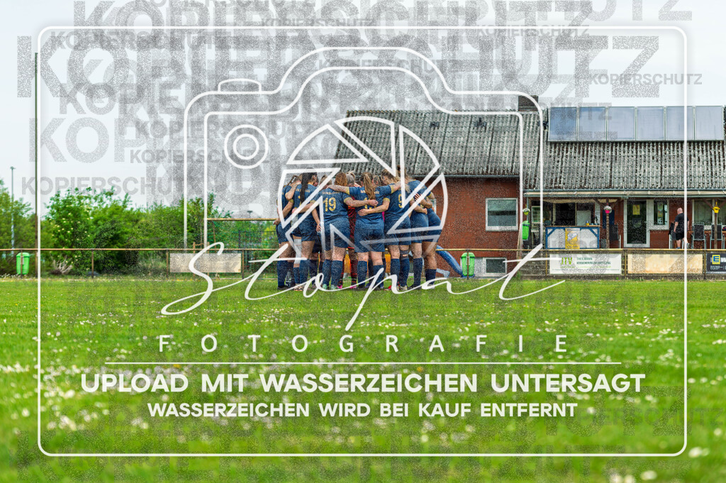 Kreisliga Damen HK - SVN Buchholz vs. SG Fulde | SVN Buchholz; Kreisliga Damen HK - SVN Buchholz vs. SG Fulde am 03.05.2026 in Sportplatz Buchholz, Buchholz (Aller) - Realisiert mit Pictrs.com