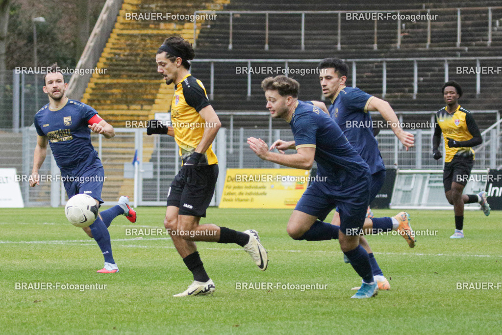 KFC Uerdingen - TSV Meerbusch | Krefeld, Deutschland, 07.12.25 Yasin-Cemal Kaya (KFC Uerdingen) im Kampf um den Ball während des Oberliga Niederrhein Spiels zwischen KFC Uerdingen - TSV Meerbusch im Krefelder Grotenburg Stadion am 07. Dezember 2025 in Krefeld (Foto von Ralph Görtz / Brauer-Fotoagentur)
