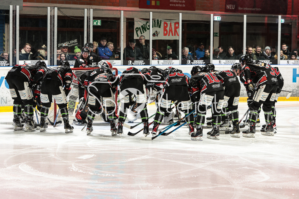 EHC Königsbrunn - TEV Miesbach | Die Hausherren motivieren sich nochmal vor der Partie