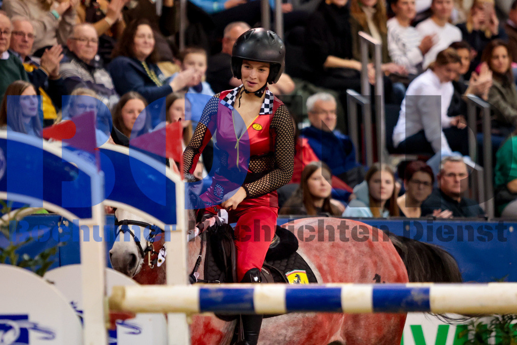 Agravis Cup 2024 - Kostuemspringen {date} -  | {headline}



(Foto: Sebastian Sendlak / BOND)

 - Realisiert mit Pictrs.com