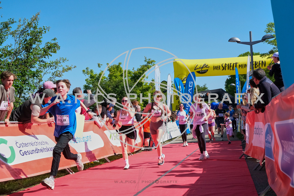 ..... | LINZ,AUSTRIA,27.April 24, Int. 3 Brückenlauf Linz  , Image shows: Photo: WAPICS / Michael ring