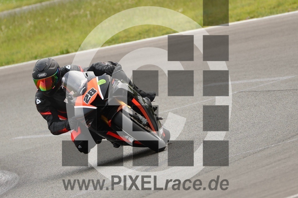 0028-20250602_10558 | Schöne Erinnerungen an spannende Momente - das festzuhalten ist unser Job. PIXELrace.de ist seit 2003 auf den Rennstrecken Europas unterwegs um die Action draußen beim Fahren und die wunderbare Stimmung imm Fahrerlager für euch einzufangen.