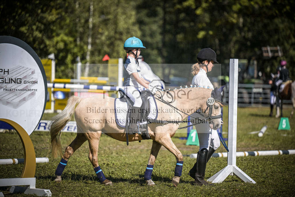 DOS_0477 | Entdecke hochwertige Reitturnierfotos von Foto Oger. Professionell, emotional und authentisch – jetzt Lieblingsmomente im Shop bestellen.Deutschlandweite Turnierfotografie. - Realisiert mit Pictrs.com
