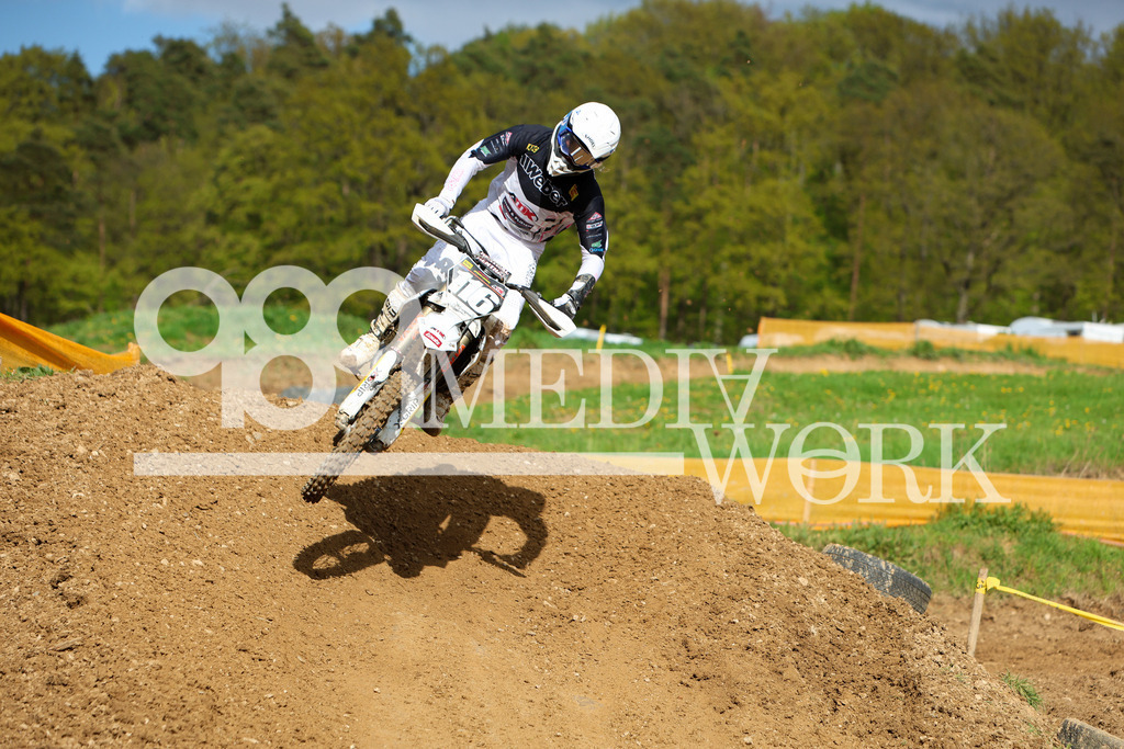 5E6A5214 | 989 MEDIAWORK