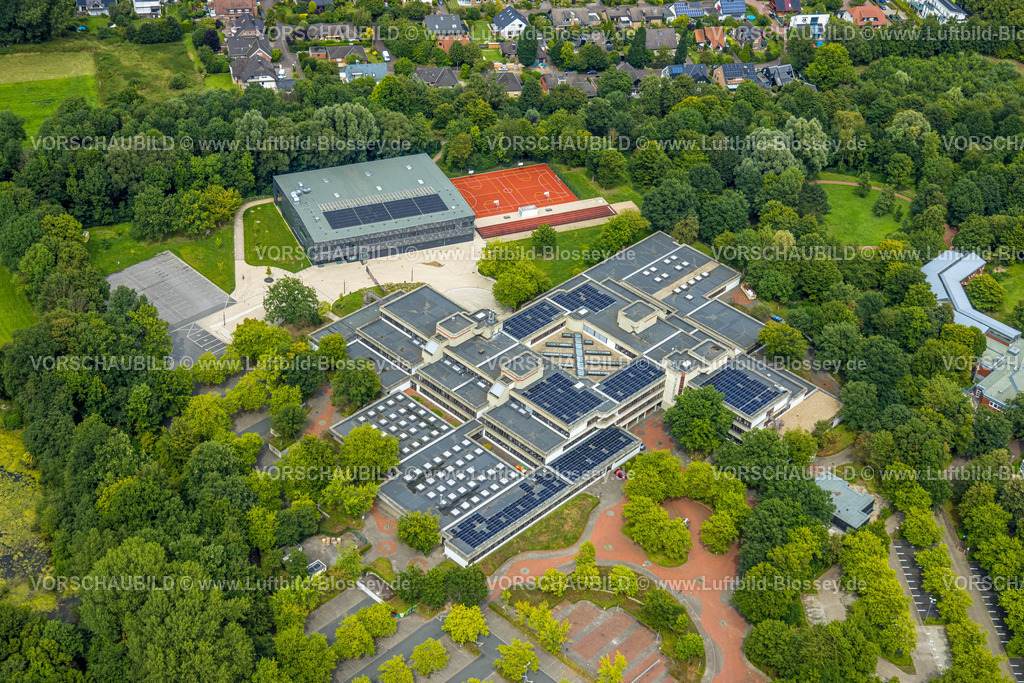 Soest240712448 | Luftbild, Börde-Berufskolleg mit Solardach, Sporthalle und Tennisplätze, Geschwister-Scholl-Straße, Soest, Soester Börde, Nordrhein-Westfalen, Deutschland