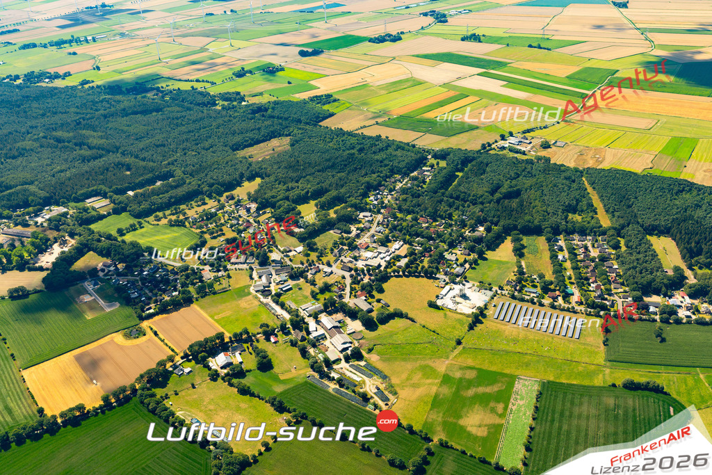 Das Luftbild der Stadt Gudendorf wurde 2022 vom Flugzeug heraus erstellt (keine Drohnen-Aufnahmen) Aufnahmehöhe ca.450 Meter- hohe Bildauflösung und Druck-Qualität. Garantiert!