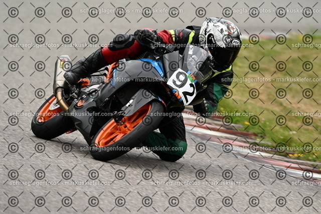 25bt02-1133 | markuskiefer.com - Realisiert mit Pictrs.com