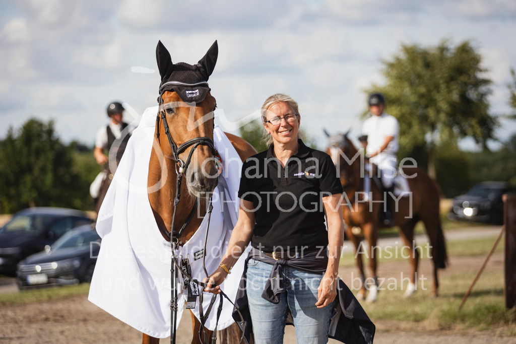 250711_BHO_2Ph-M2-2-874 | Deine schönsten Turniermomente als professionelle Fotos! Entdecke hochwertige Pferdesport-Fotografie im Online-Shop. Jetzt Fotos finden & bestellen!