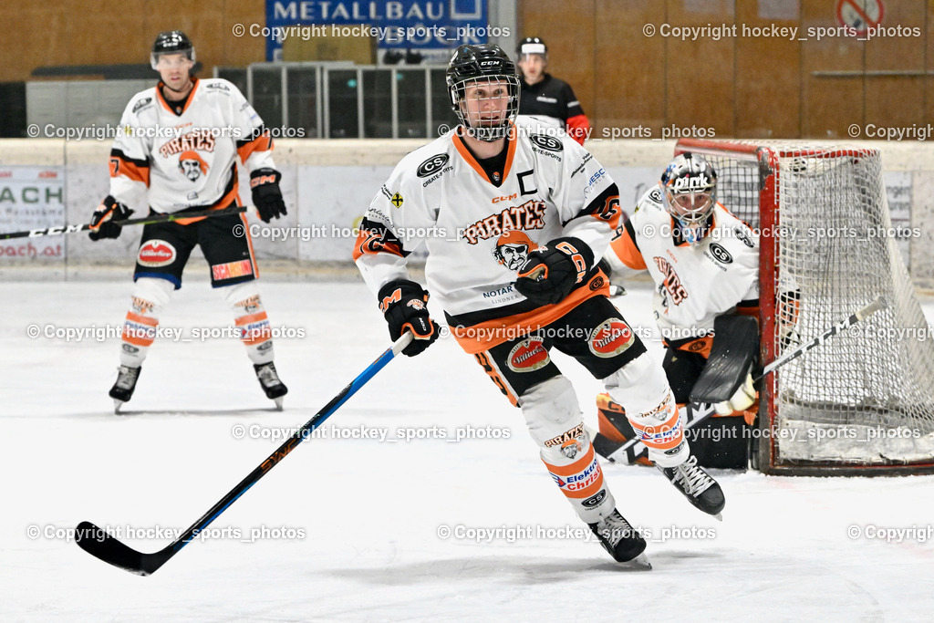 EC Hornets Spittal vs. USC Piraten Velden 18.2.2024 | #76 Holzer Nikolaus USC Velden, #29 Stroi Thomas USC Velden, EC Hornets Spittal vs. USC Piraten Velden 18.2.2024, EC Hornets Spittal vs. USC Piraten Velden 18.2.2024 am 18.02.2024 in Spittal an der Drau (Eissportzentrum Spittal), Austria, (Photo by Bernd Stefan)