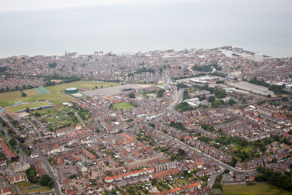 Aerial view: View of the town in Bridlington in the state England, Great Britain. – Photo: IMG_58738.jpg taken on 07/20/2013 by Werner Riehm/FLY-FOTO.com – Resolution of the original: 4752 x 3168 px