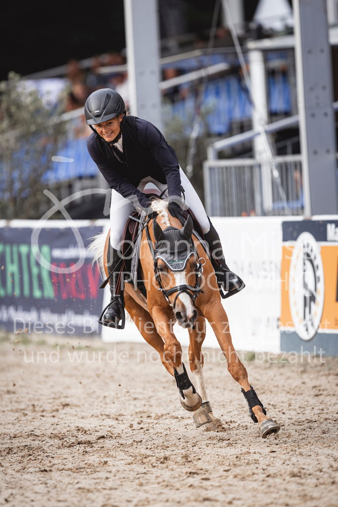 240906_BuCha_PonyA-5j-142 | Deine schönsten Turniermomente als professionelle Fotos! Entdecke hochwertige Pferdesport-Fotografie im Online-Shop. Jetzt Fotos finden & bestellen!