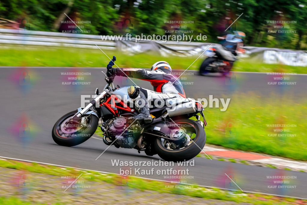 VBK-7700 | Hier findet Ihr Bilder von Touristenfahrten auf der Nürburgring Nordschleife oder von anderen Veranstaltungen die ich besucht habe. Viel Spass beim Durch Schauen 