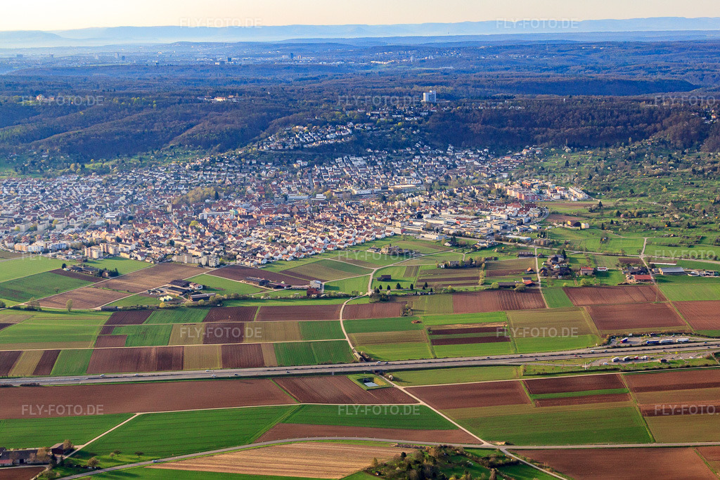 Luftbild: Ortsansicht aus Norden in Gerlingen im Bundesland Baden-Württemberg in Deutschland. – Foto: IMG_39001.jpg vom 03.04.2011 durch Werner Riehm/FLY-FOTO.de – Auflösung des Originals: 4630 x 3087 px
