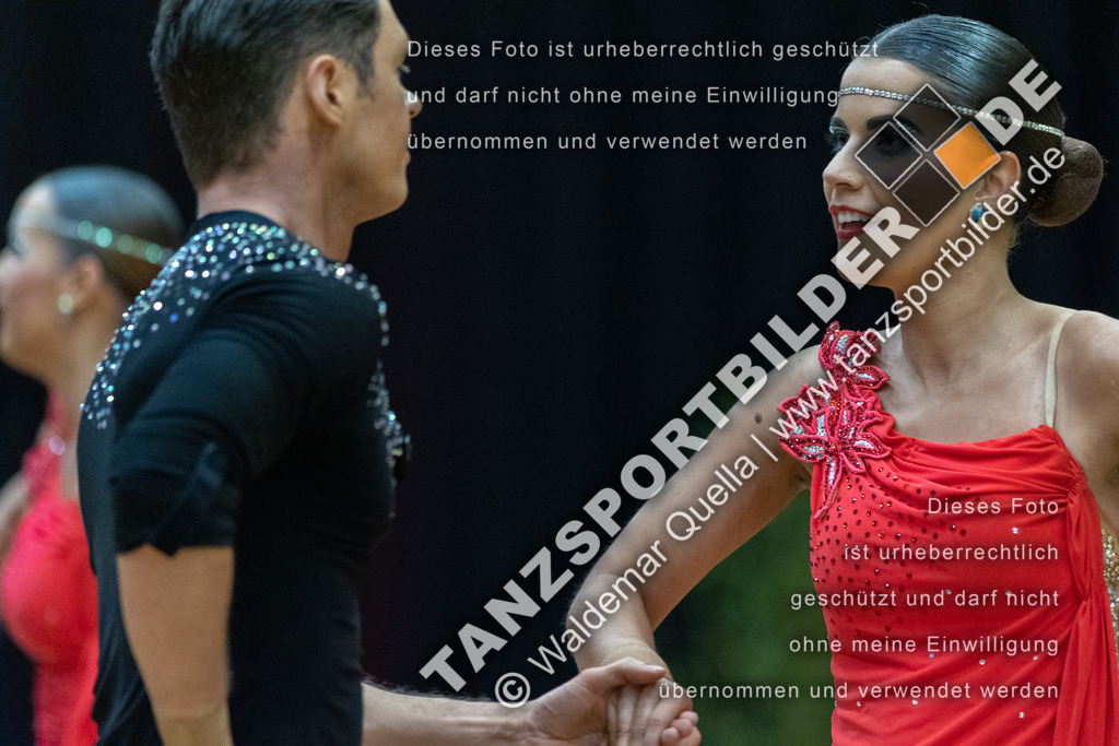 20230415-12583 | Hier finden Sie Tanz Bilder vom Latein und Standard Formationen tanzen. Sportbilder vom Tanzsport. Schöne Fotos und von Weltmeisterschaft, Europameisterschaft, Bundesliga, Regionalliga, Oberliga und Landesliga sowie von GOC Stuttgart, DanceComp, WM Bremen