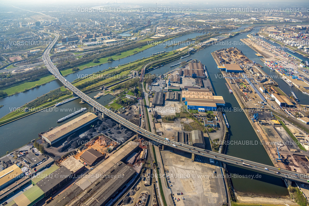 Duisburg250402682DuisPort | Luftbild, duisport Hafen Duisburg, Hafengebiet, Autobahn A59 und Kreuz Duisburg, Berliner Brücke über den Fluss Ruhr und Rhein-Herne-Kanal, Ruhrort, Duisburg, Ruhrgebiet, Nordrhein-Westfalen, Deutschland