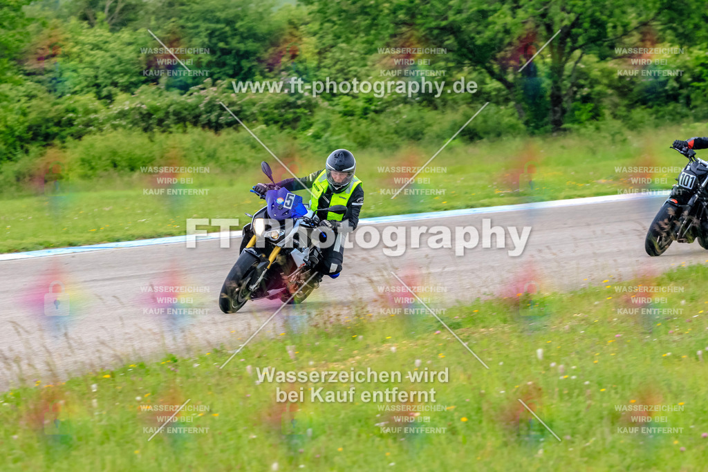 MotoTeam-3200 | Hier findet Ihr Bilder von Touristenfahrten auf der Nürburgring Nordschleife oder von anderen Veranstaltungen die ich besucht habe. Viel Spass beim Durch Schauen 