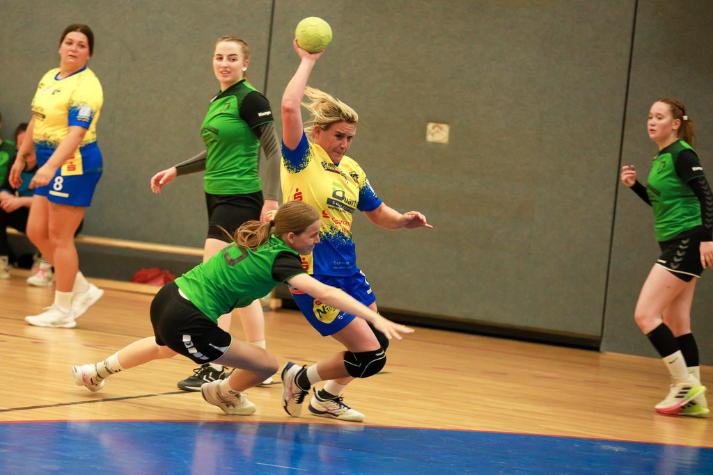 HcTvRhedeII_SvNeukirchen_150924_151 | Bildergalerie von Sport-Ereignissen aber auch von weiteren spannenden Dingen - nicht nur vom Niederrhein. In Anlehnung an den bekannten Spruch von Hanns Dieter Hüsch heißt das Motto: "Niederrhein ist überall".  - Realisiert mit Pictrs.com