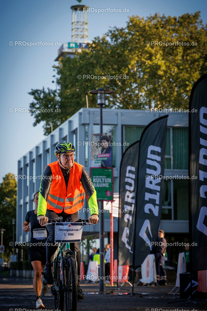 Brückenlauf Halbmarathon des ASV Köln; Köln, 14.09.25 | Impressionen vom Brückenlauf Halbmarathon des ASV Köln am 14.09.25 in Köln (Deutschland). Foto: BEAUTIFUL SPORTS/Bernd Hoffmann