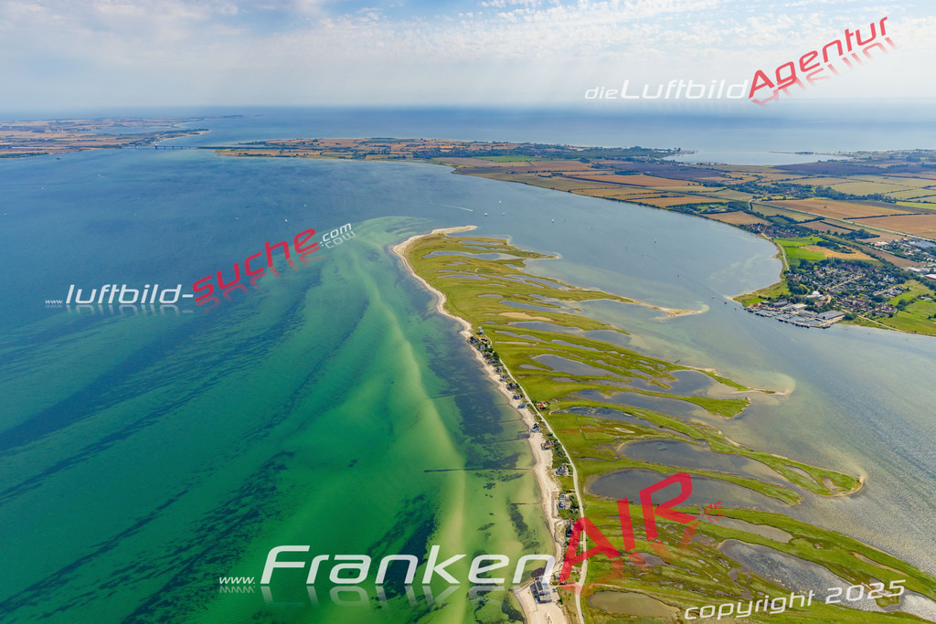 Graswarder Heiligenhafen Bild- Das Luftbild wurde 2025 vom UL-Flugzeug heraus erstellt ( keine Drohne bzw. Drohnenaufnahme ) - Hochauflösende Luftaufnahme -Nicht vergleichbar mit Google Maps oder Satelittenbilder- Die Geschenkidee !Mit Lizenz und Bildrechte bestellbar - CC