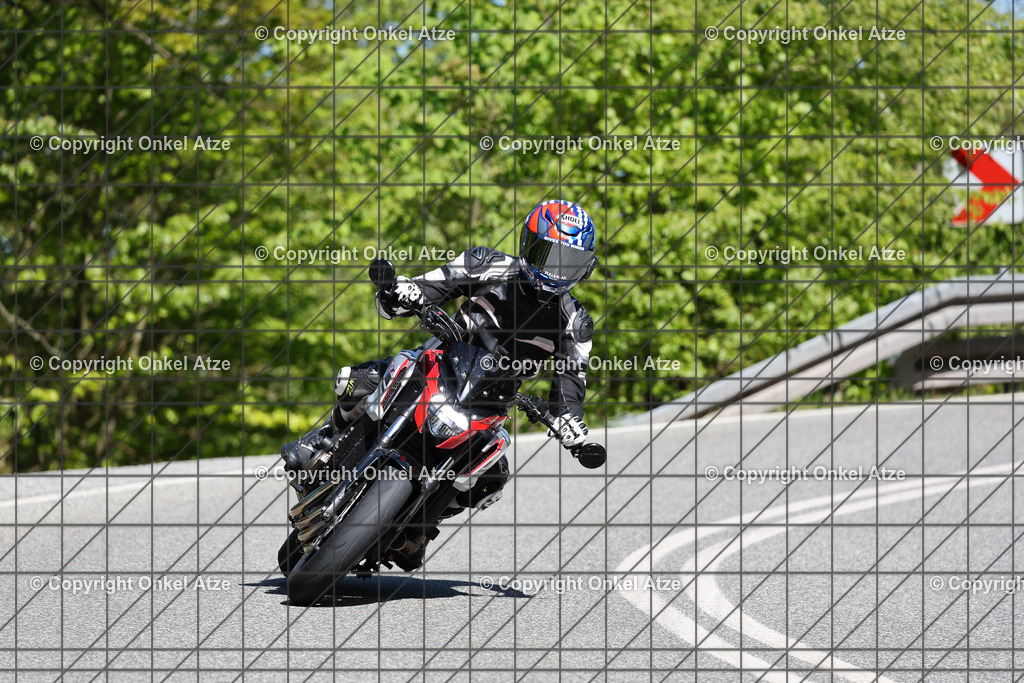 IMG_0181 | Fotograf am Kyffhäuser. Onkel Atze. Kyffhäuser Rennstrecke. Café36. Motorsportfotografie. - Realisiert mit Pictrs.com