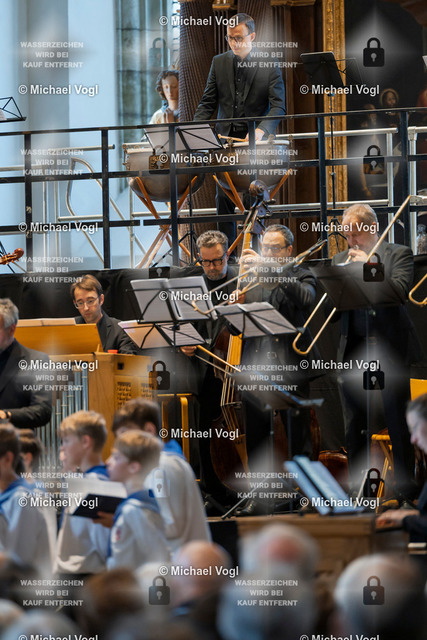TAM25_K.11__Michael-Vogl_043_7795 | Tage Alter Musik Regensburg K.11 Dreieinigkeitskirche Ars Antiqua Austria (Österreich) St. Florianer Sängerknaben (Österreich) Splendor Austriae Höfischer Prunk in geistlichen Werken B.A. Aufschnaiter: Missa Laetemurine & H.I.F. Biber: Vesperae à 32 Franz Farnberger Einstudierung Gunar Letzbor Solovioline, Leitung Foto: Michael Vogl