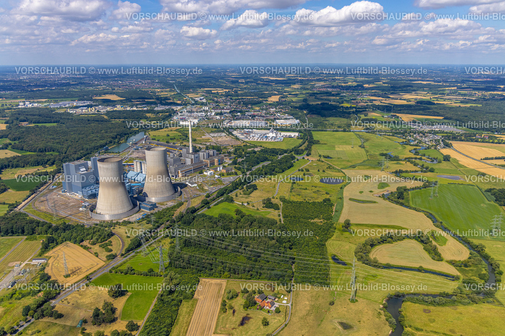 Hamm240707076 | RWE Kraftwerk Westfalen, Kühltürme, Lippetal und Fluss Lippe Mäander, Blick zum Campingplatz Uentrop, Fernsicht und blauer Himmel mit Wolken, Lippborg, Lippetal, Ruhrgebiet, Nordrhein-Westfalen, Deutschland