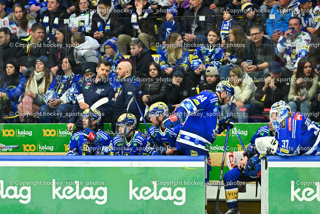 EC VSV vs. HC Bozen 16.2.2024 | EC VSV Spielerbank, Headcoach EC VSV Marcel Rodman, Tormancoach EC VSV Patrick Machreich, EC VSV vs. HC Bozen 16.2.2024, EC VSV vs. HC Bozen 16.2.2024 am 16.02.2024 in Villach (Stadthalle Villach), Austria, (Photo by Bernd Stefan)